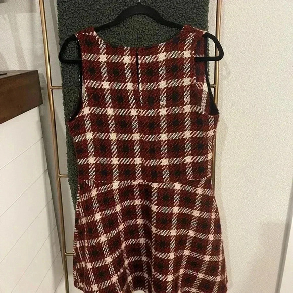 Zara Beautiful Dress - Picture 7 of 8